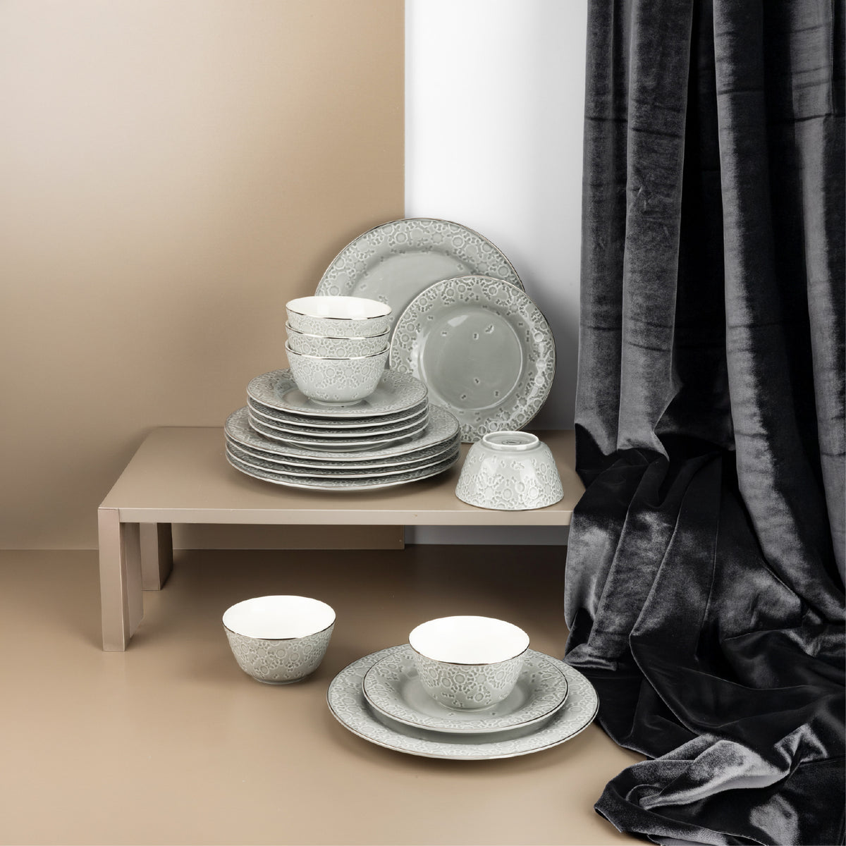 Porcelain Dinnerware Set 18-Piece Embossed Floral – Otantik