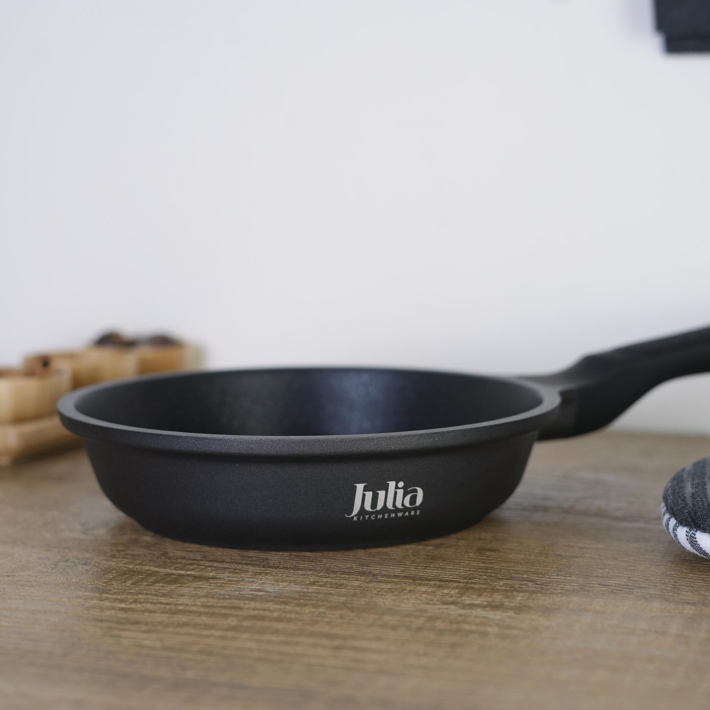 مقلاة جوليا