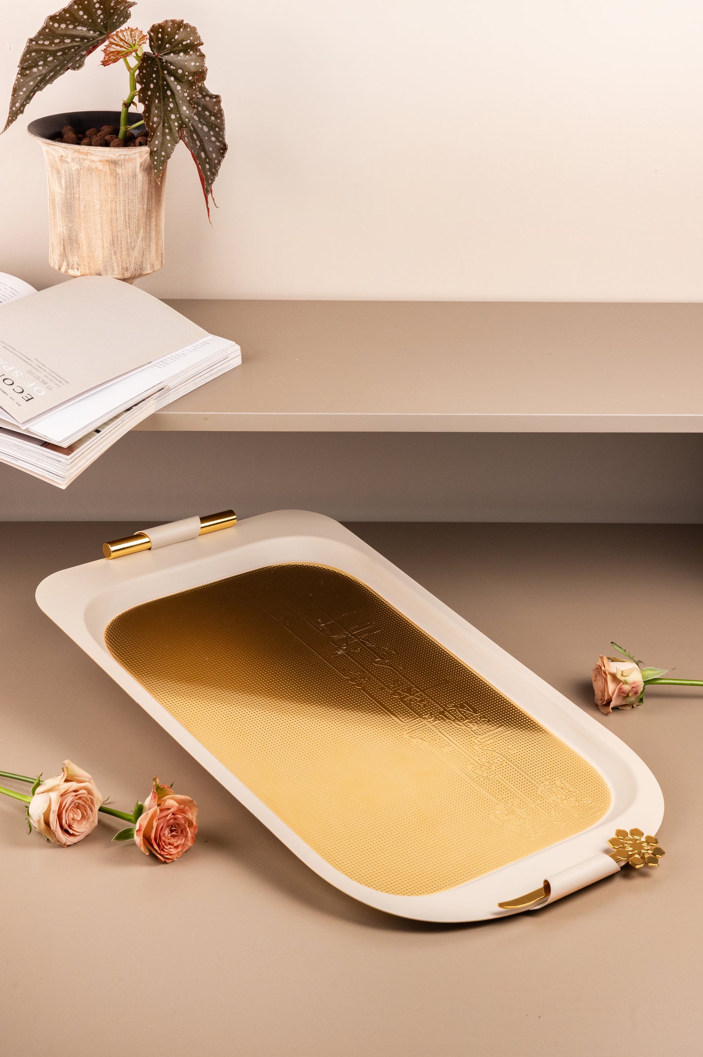 Serving tray