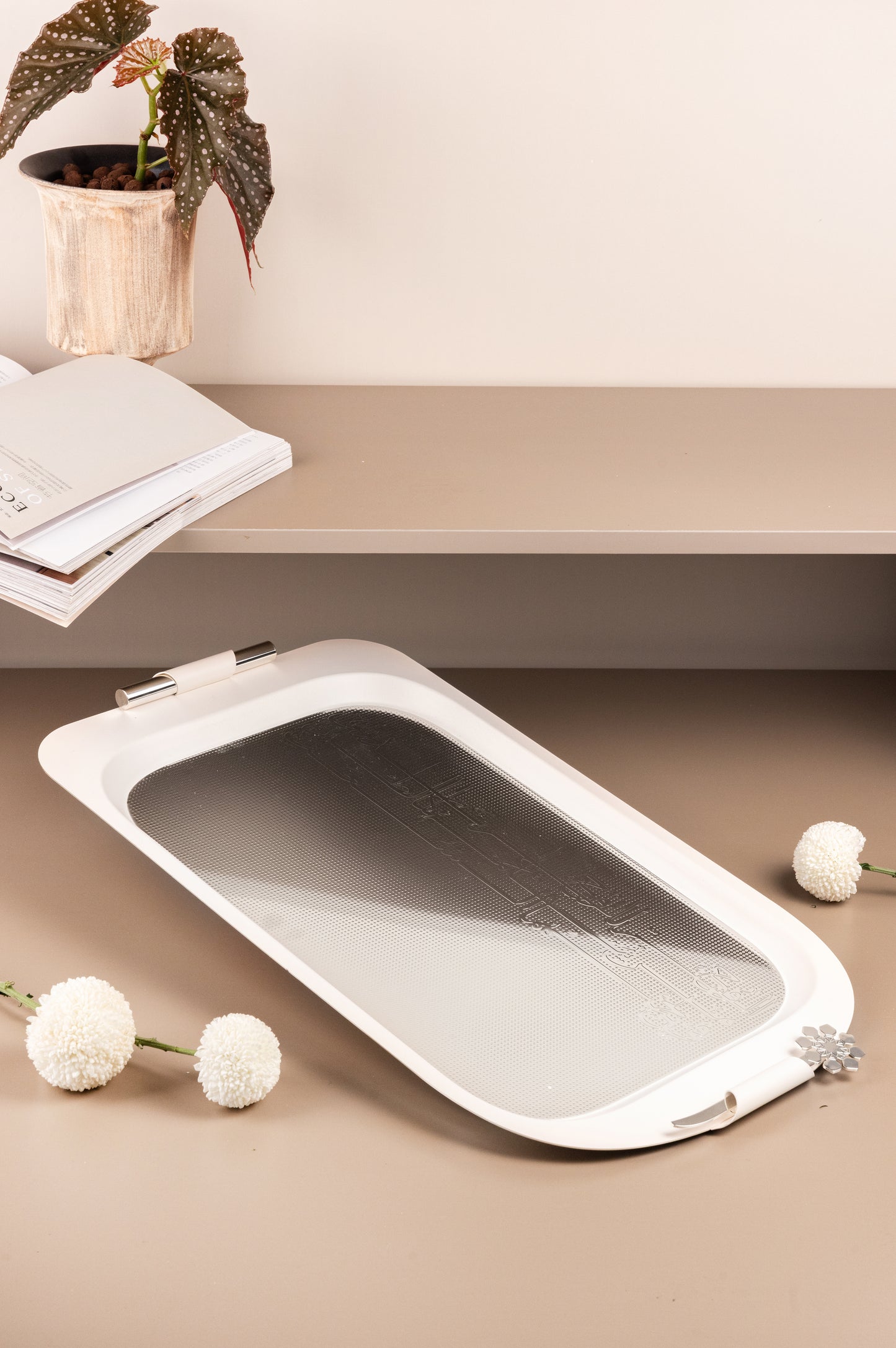 Serving tray