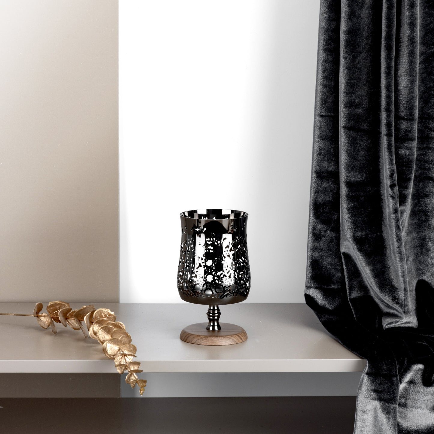 Candle holder