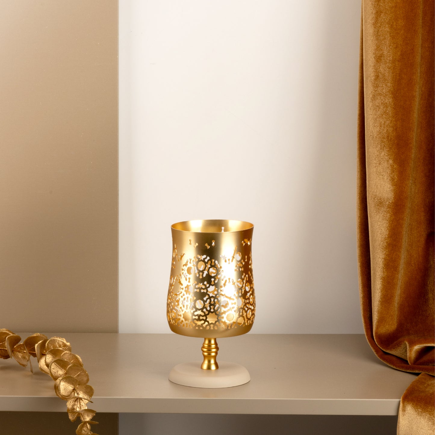 Candle holder