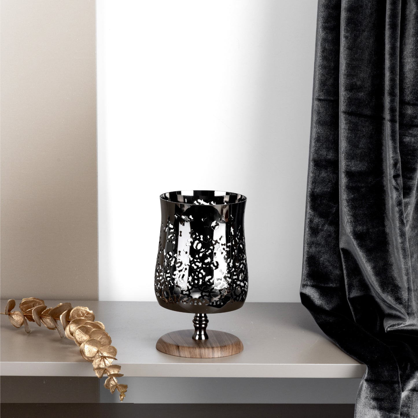 Candle holder
