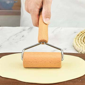 رول عجين خشب