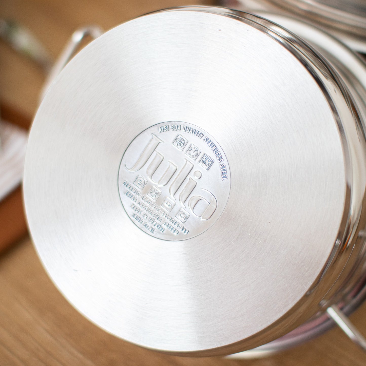 Julia stainless steel pot
