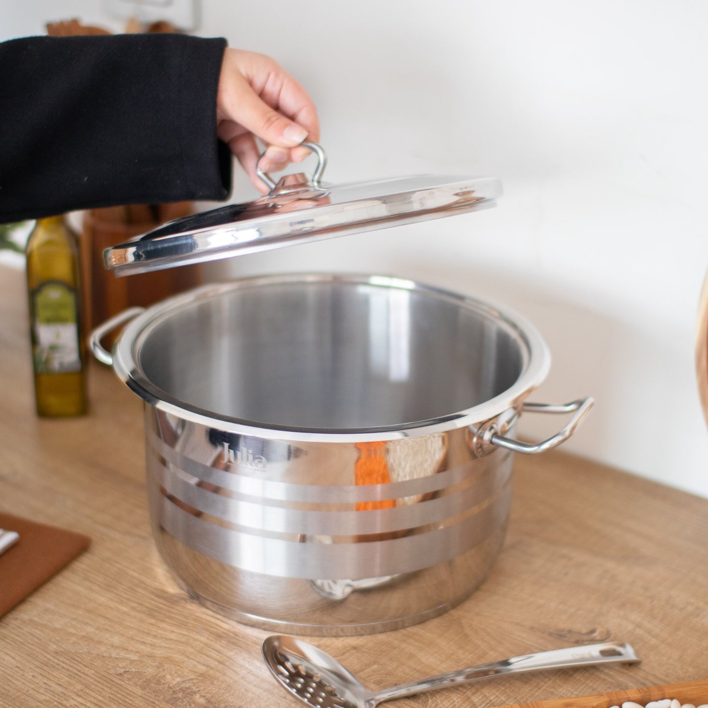 Julia stainless steel pot