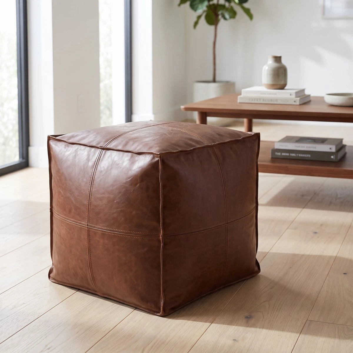 مقعد جلد مربع الشكل